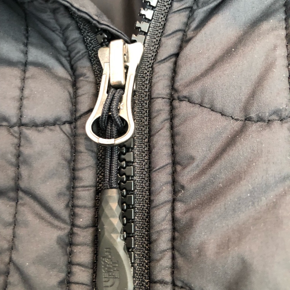 The North Face Quilted Zip-Up Coat- Large - Picture 9 of 16